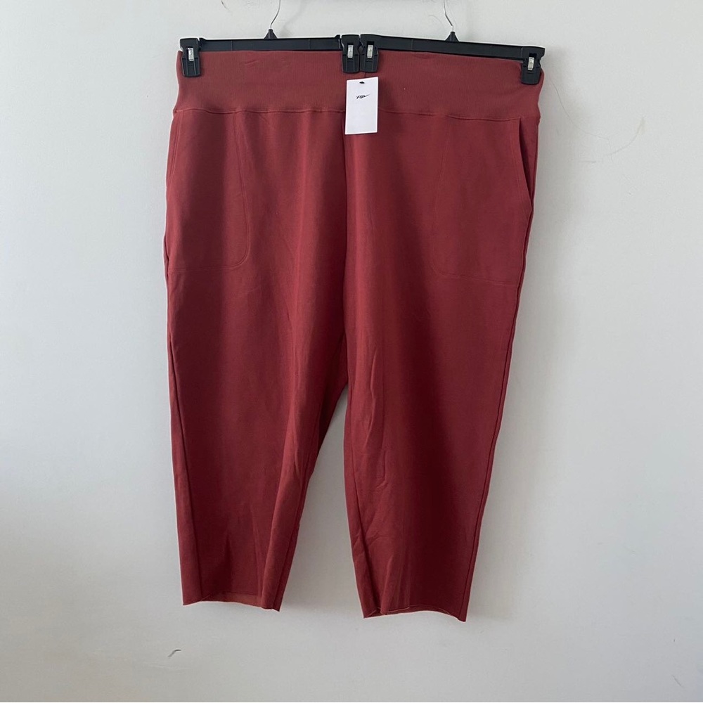 Women’s Nike Luxe Yoga Cropped Fleece Pants Plus Size 1X